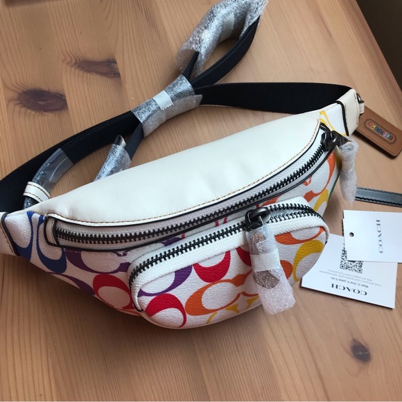 🌈 Coach Sprint Belt Bag 24 In Rainbow Signature Canvas - Picture 2 of 14